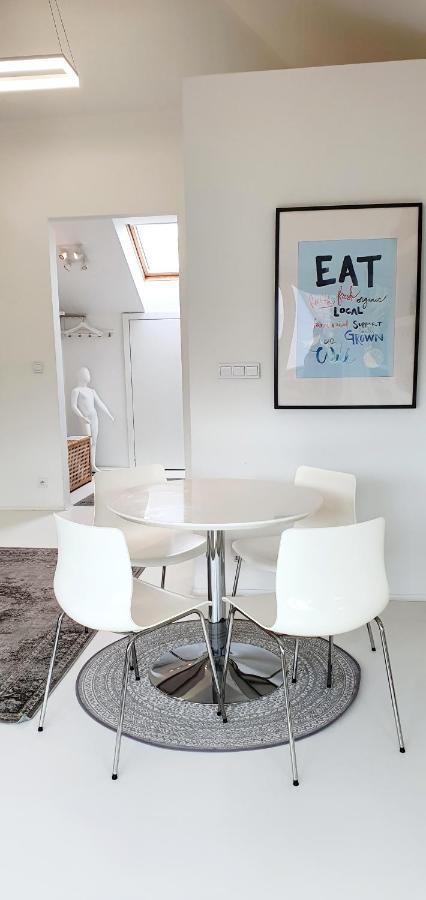 Loft 85 M2 Wilanow Krolewski Self Checkin Warsawa Bagian luar foto